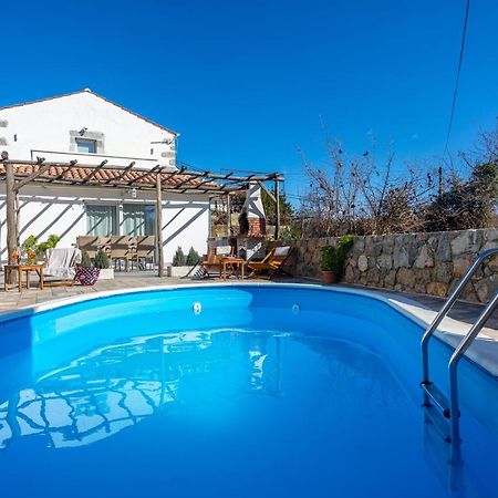 Villa Elm Milohnici Екстериор снимка