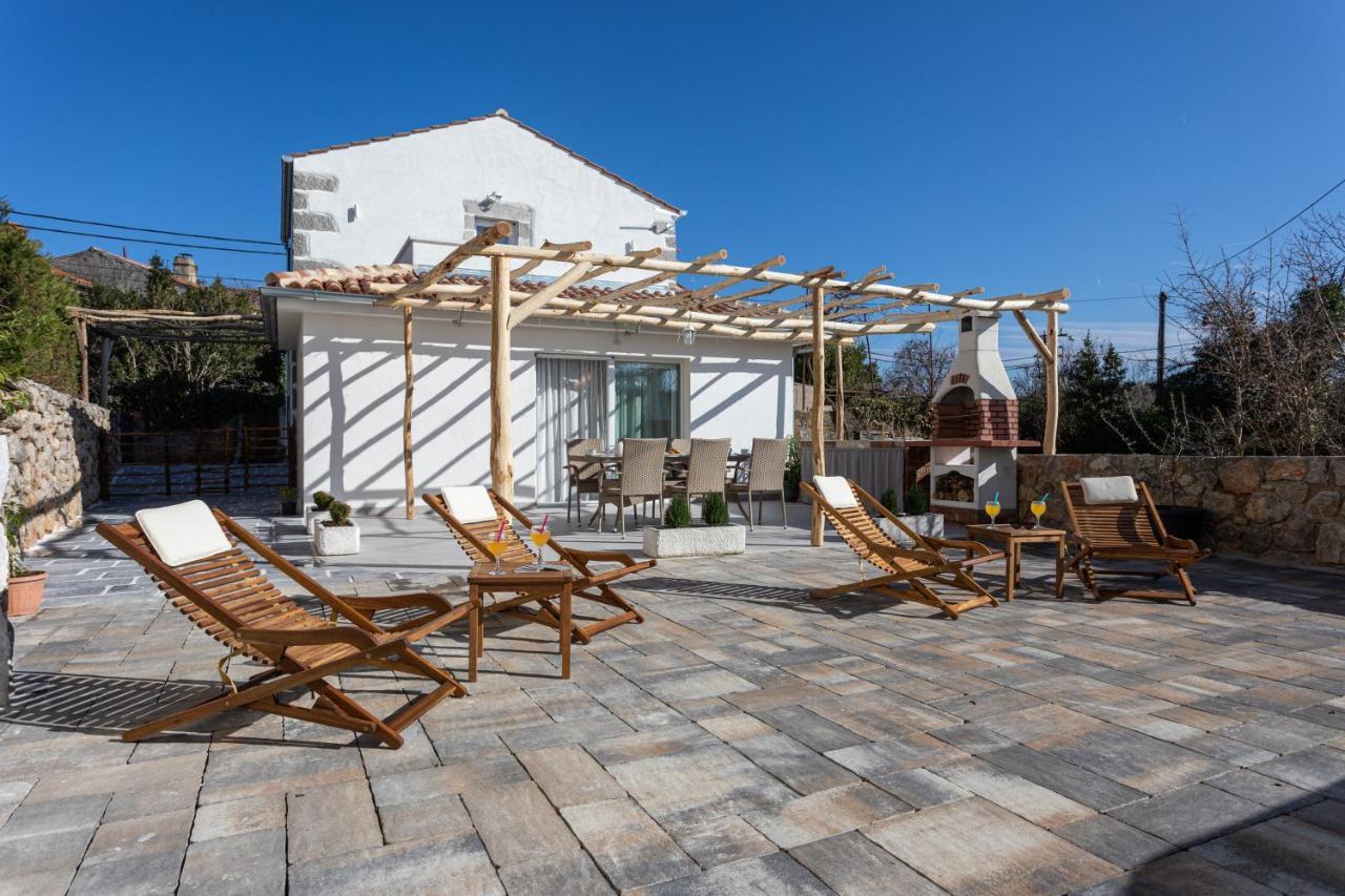 Villa Elm Milohnici Екстериор снимка