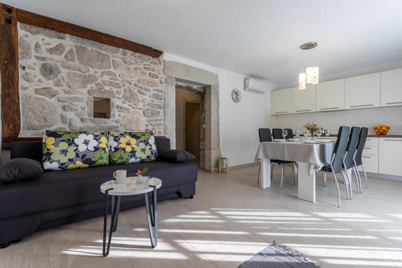 Villa Elm Milohnici Екстериор снимка