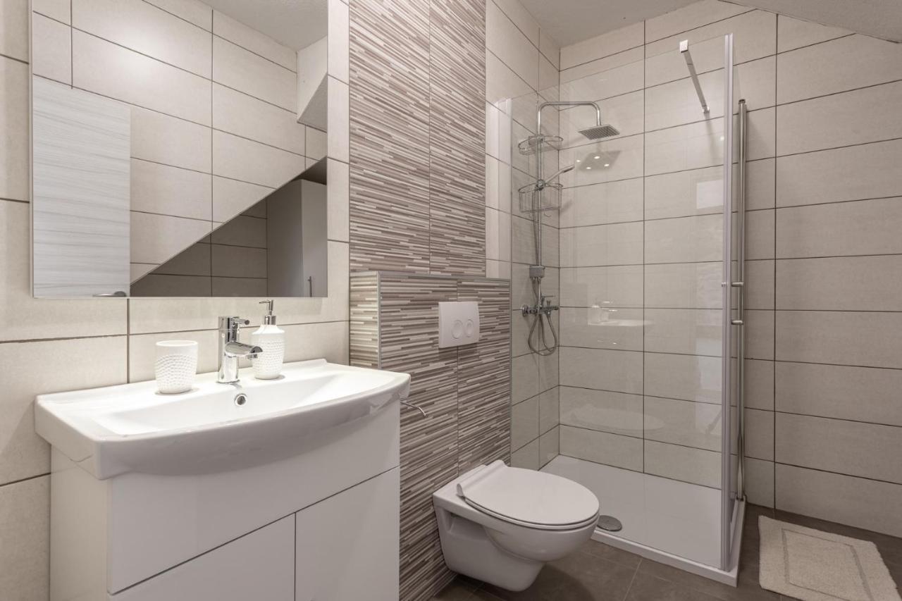 Villa Elm Milohnici Екстериор снимка