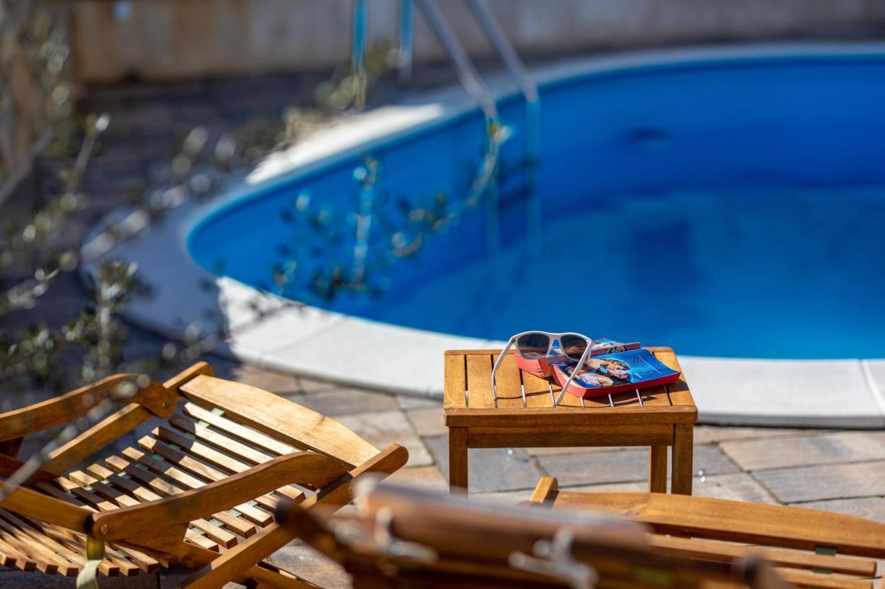 Villa Elm Milohnici Екстериор снимка